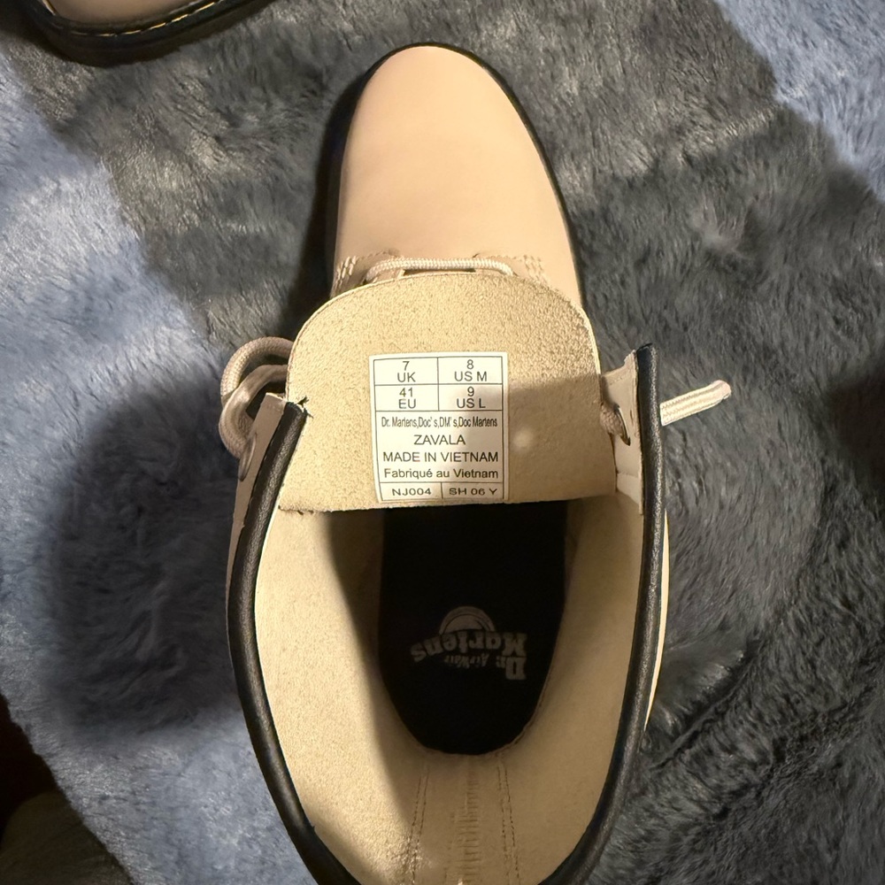 Dr. Martens Women's Zavala Taupe Boot - Picture 5 of 9